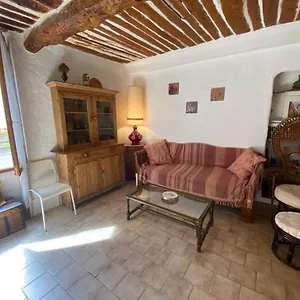  Hébergement de vacances Charmante Petite Maison De Village Au Centre France